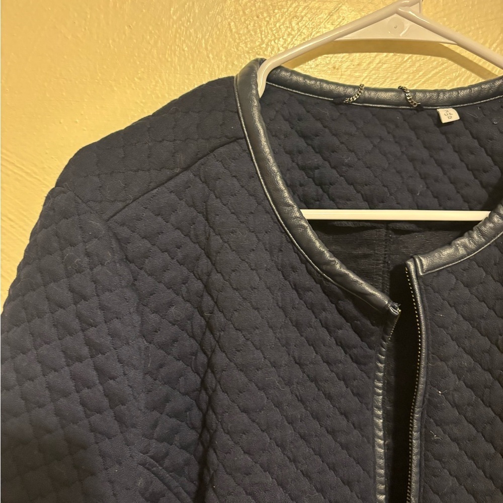 Chico’s Navy Quilted Zip Jacket Faux Leather Trim Size 2 (12) - Picture 6 of 8